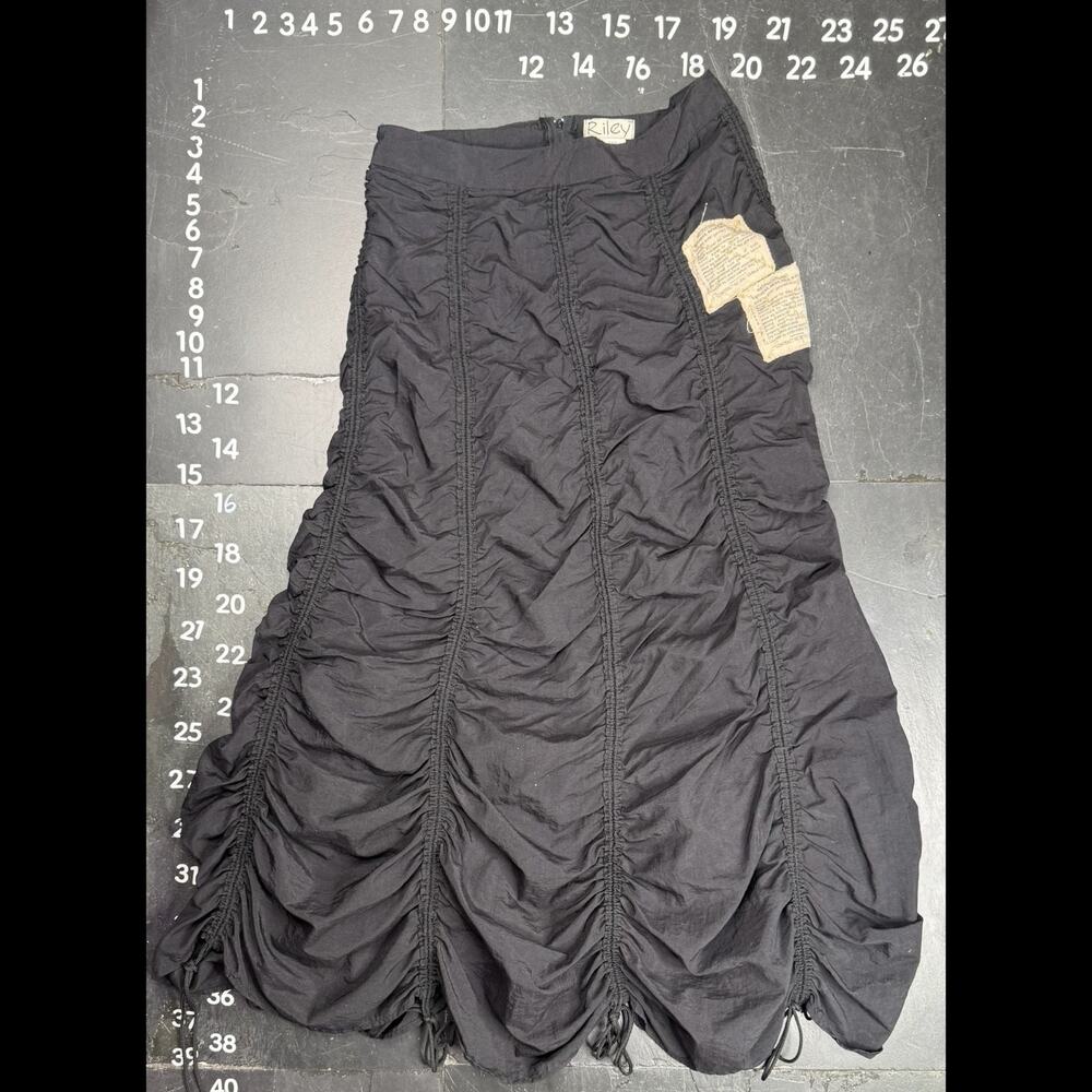 Riley Black Ruched Nylon Parachute Skirt Size S (3-5) - Picture 2 of 6